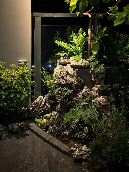 阳台假山造景