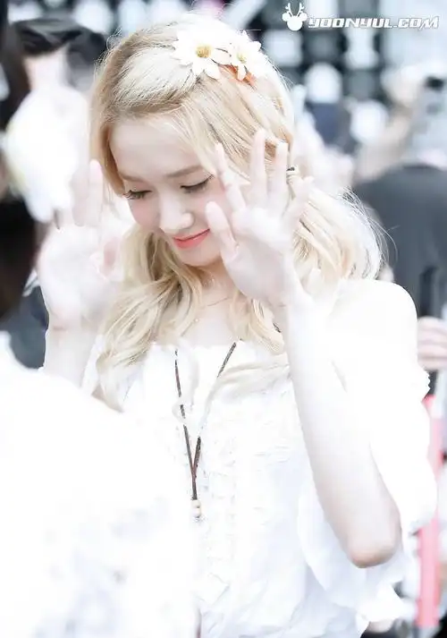 考古金发林允儿清纯蛊系易碎感