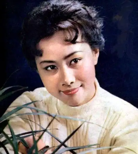 凭《渴望》走红,与金鑫恩爱37年,留学儿子是知名导演