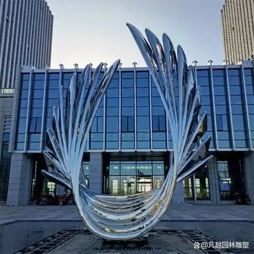 不锈钢翅膀雕塑,独特的造型,给人们留下了深刻印象!