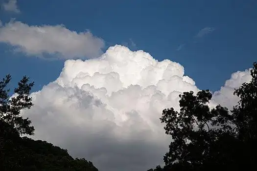 大云朵图片_大云朵图片大全_大云朵图片素材