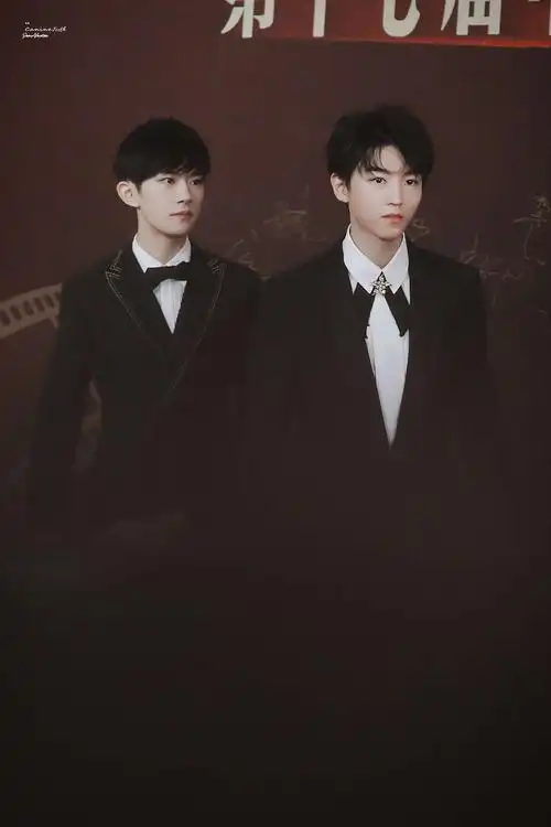 并肩成王——千凯千