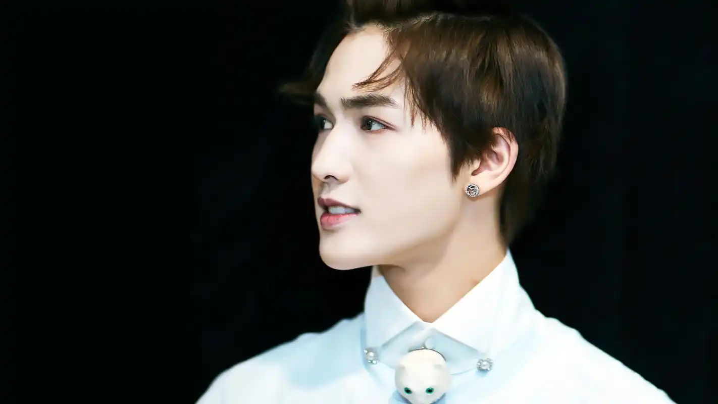 朱正廷帅气图片高清电脑桌面壁纸