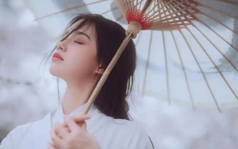 古风汉服白衣女