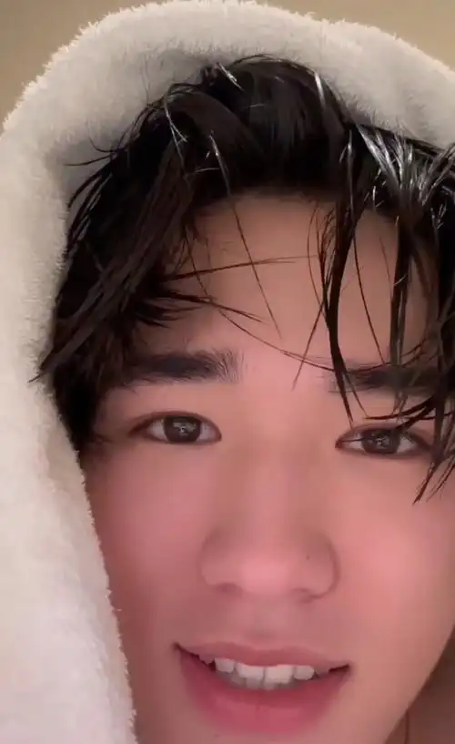 【宋亚轩】怼脸小宋来说晚安啦02