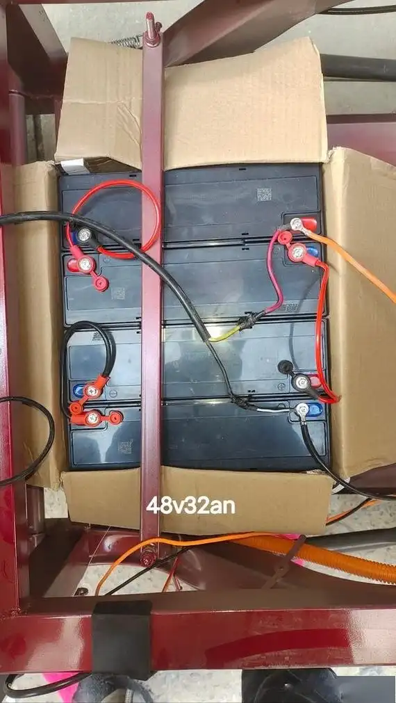 我最近购买了两套电池组,一套是48伏特32安培时(用于电动车的充电),另