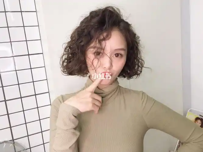 今日发型 #港式卷卷发 #沧州染发 #新发型 泡面卷 港式卷卷头 适合哪