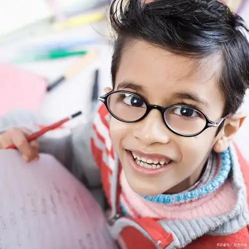 如何判定儿童近视是否要戴眼镜?