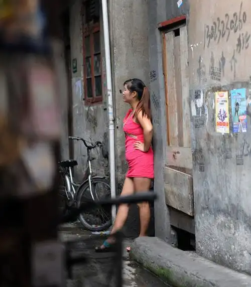 上海虹镇老街里的性工作者.上海虹镇老街里的性工作者.