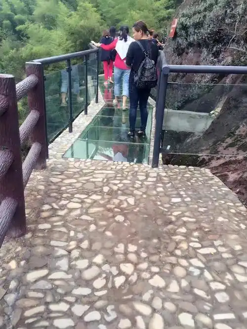 陆埠裘岙玻璃栈道之游