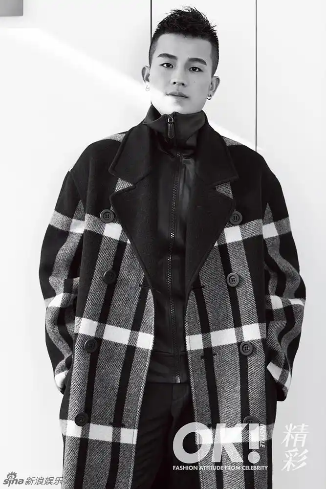 组图:欧豪慵懒随性变时尚痞男 眼神杀性感撩人_高清图集_新浪网