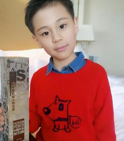 有种学霸叫蔡国庆儿子家里奖状证书成堆孩子的梦想很重要