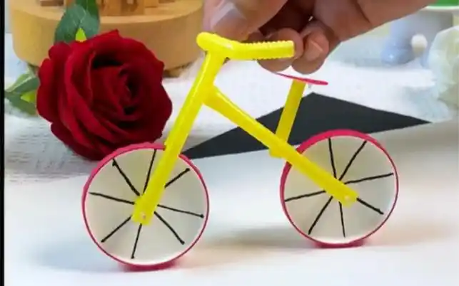 一次性纸杯做自行车迷你小手工,废物利用变废为宝