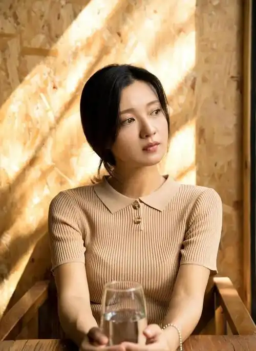 演员傅晶:长得漂亮戏也赞,为人低调不张扬,45岁还是单着