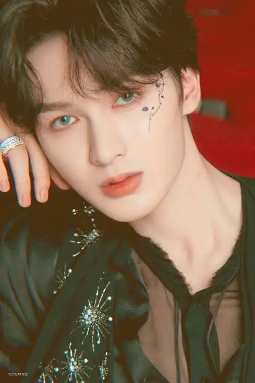 朱正廷壁纸/ 图源:wb ui.