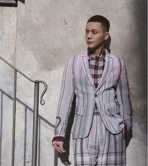 原创陈伟霆寸头造型痞帅十足