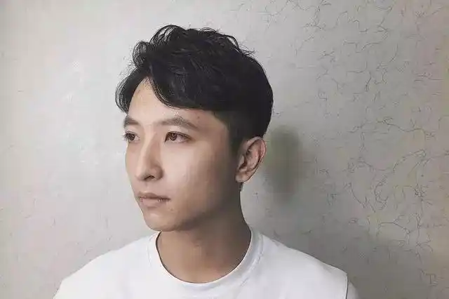 男生选这些发型,才会让自己更加干净帅气!