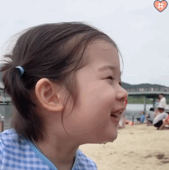 可爱萌娃表情包动图金雪喝水水