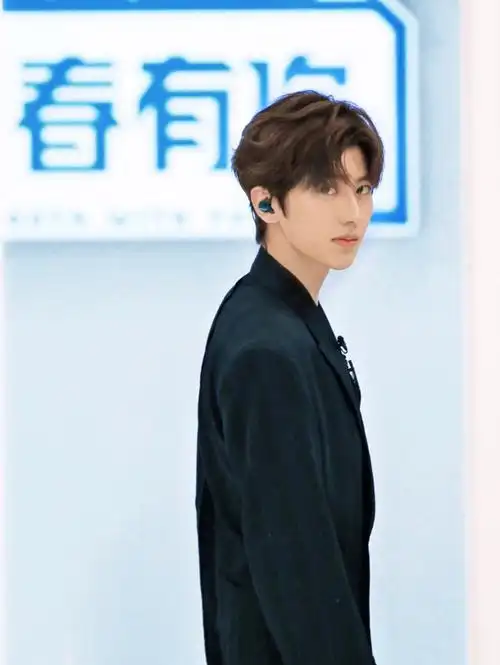 cr:蔡徐坤工作室《青春有你2》