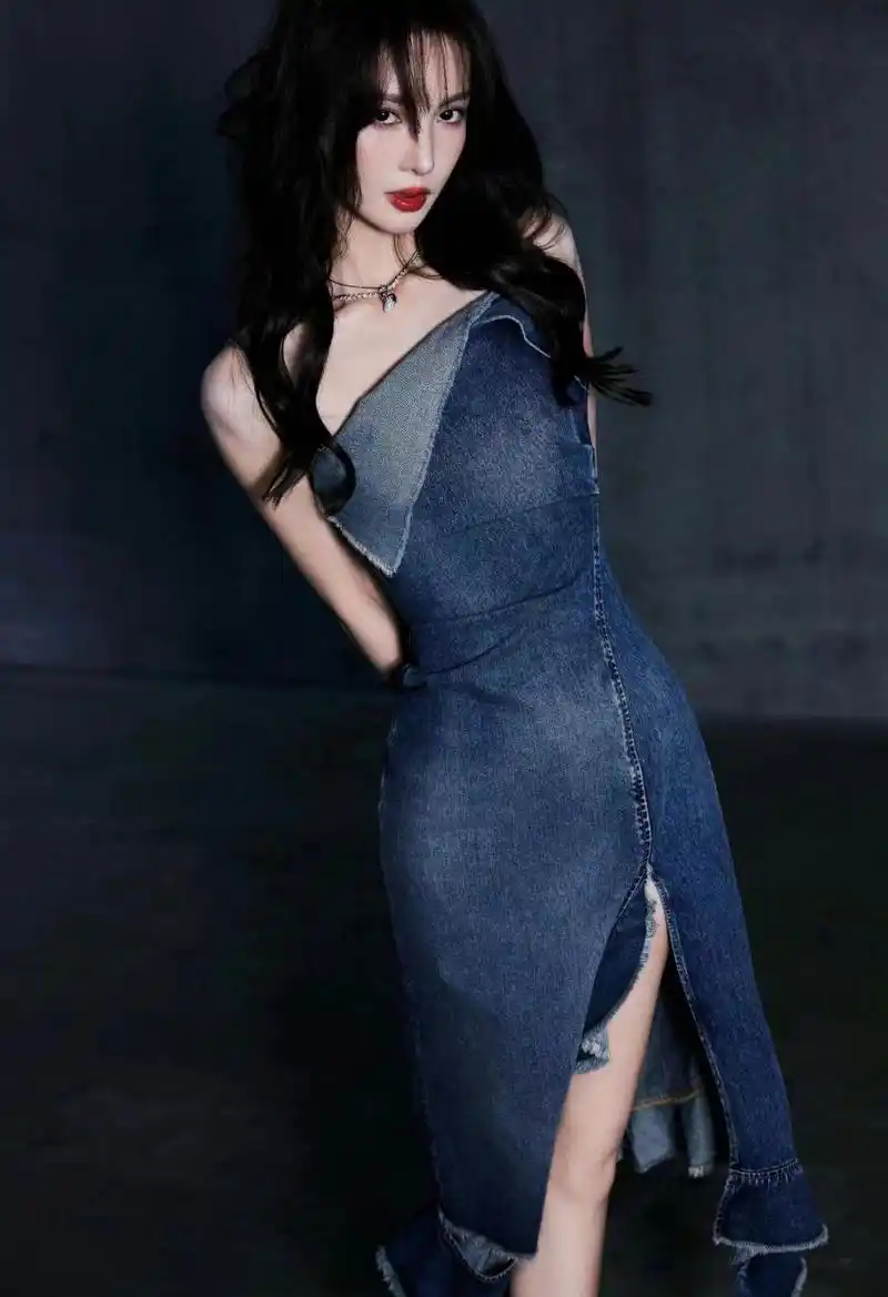 北舞校花金晨美起来真"要命"!牛仔裙嫩成美少女