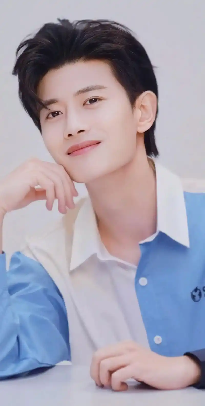 壁纸来喽99#任嘉伦 #宝藏男孩 #治愈系笑容 #少年感 # - 抖音