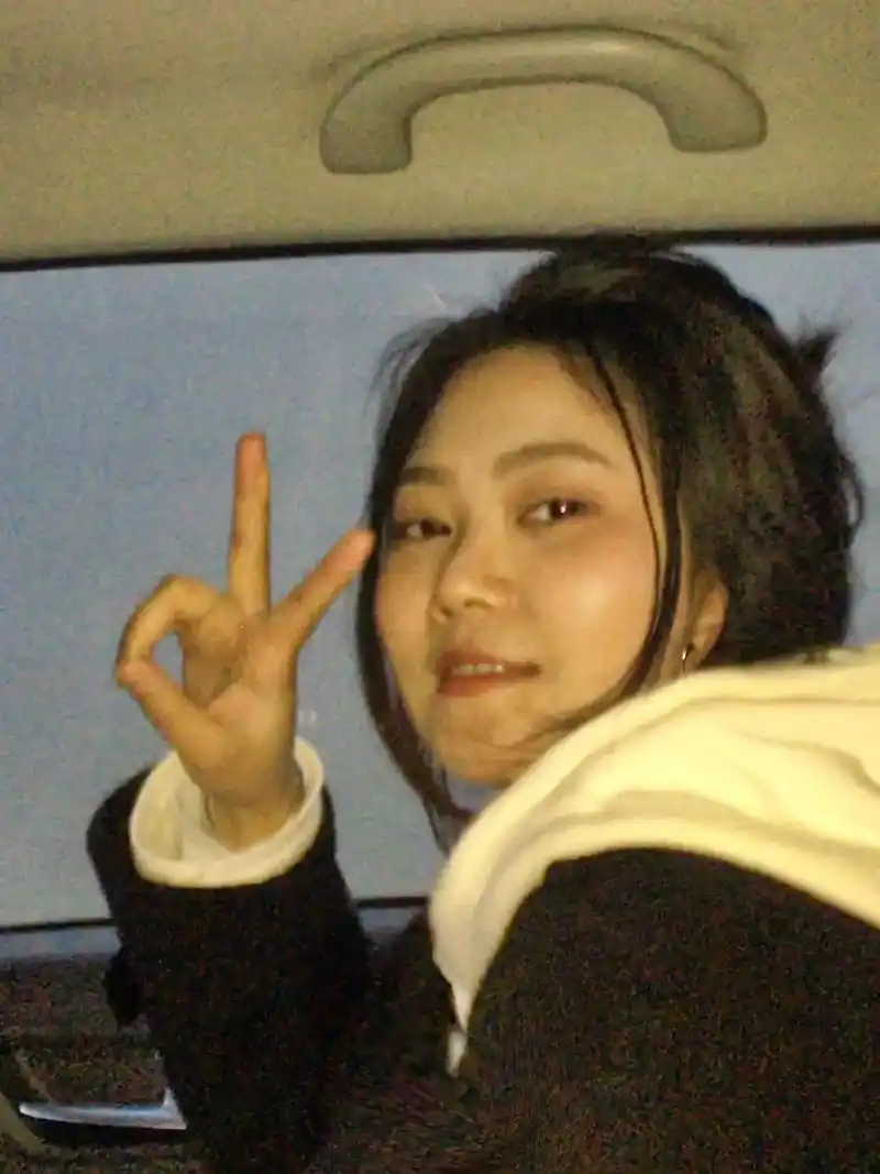 分享照片 #闺蜜 #iphone原相机 臭妹妹开心就要咔次 - 抖音