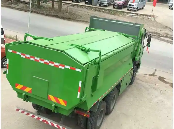 以一流的服务,完善的管理为用户提供高质量的自卸车密闭加盖改装服务