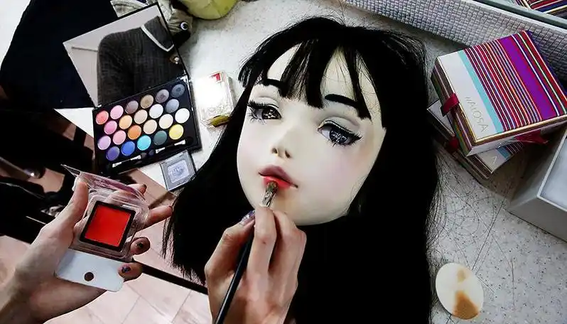 原创日本知名真人芭比娃娃!国内网友惊叹:是人是鬼?