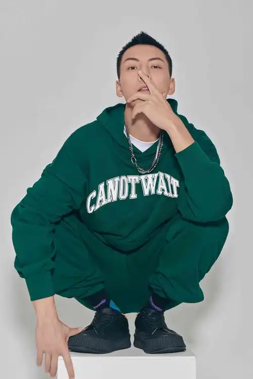 陈伟霆演绎主理品牌 canotwait_ 2021 秋冬新品造型特辑_潮流__芭莎
