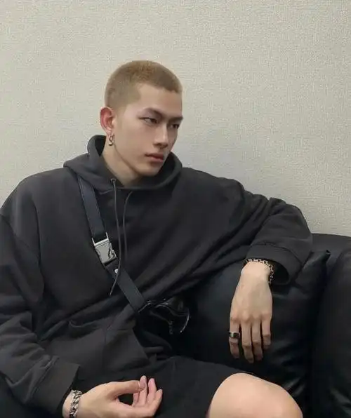 青少年流行发型男