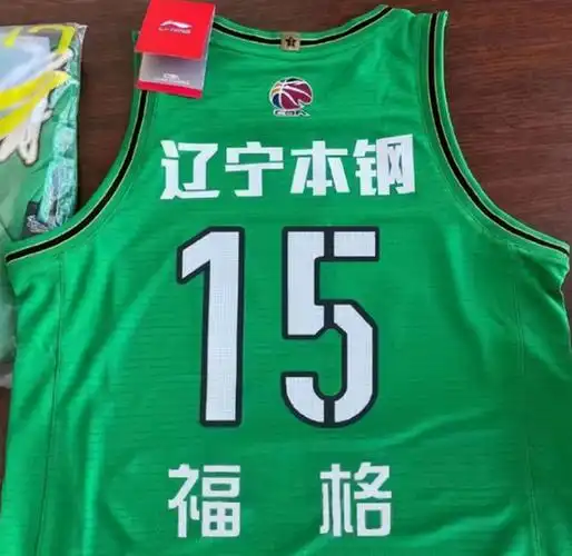 原创辽宁男篮官宣新援身披15号球衣完成cba注册组成后场三叉戟