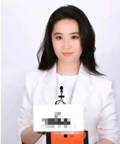 刘亦菲胖成国字脸身材严重走样 刘亦菲近照图 - 虾皮情感网