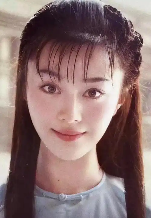 范冰冰20岁时的素颜生图放到现在什么水平?_照片