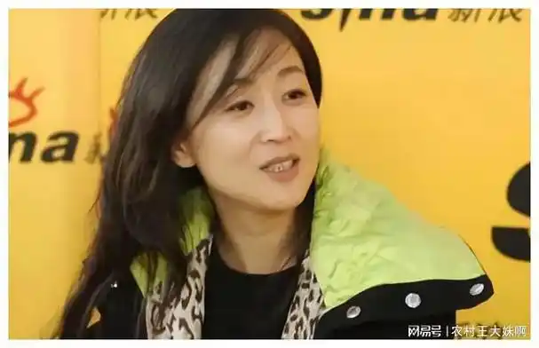 骗了我们34年!原来她才是倪大红的妻子,也是倪萍的亲妹妹