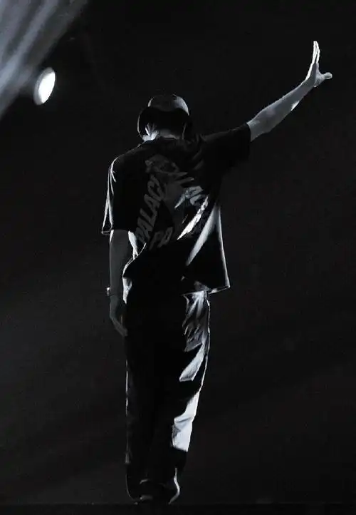 王一博彩排背影##王一博跨年彩排##王一博湖南跨年彩排