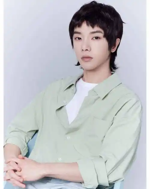 娱乐爆料:古丽娜扎郑业成,谭松韵林志玲孟子艺,华晨宇周冬雨_人气