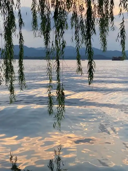 杭州西湖只有二十分钟的落日