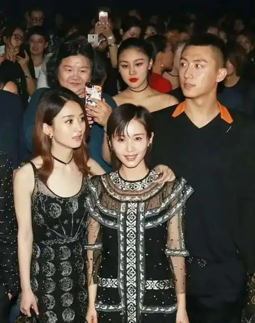 别被这5位女明星颜值给骗了!看脸以为一米七,真实身高让你意外