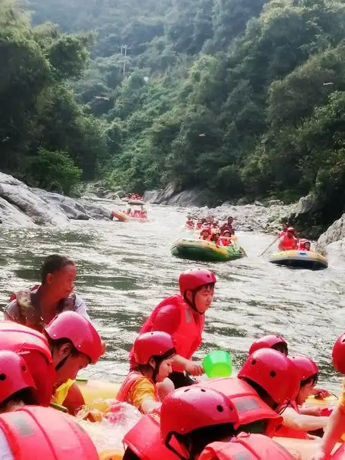 高卫集团品牌园区——金洞漂流车友自驾游