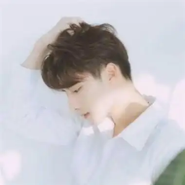 男生头像 >                 男生白衬衫小清新头像 相关标签 帅哥