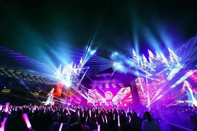 五月天「第10代大型巡回演唱会」世界首演 20万人life《人生无限公司