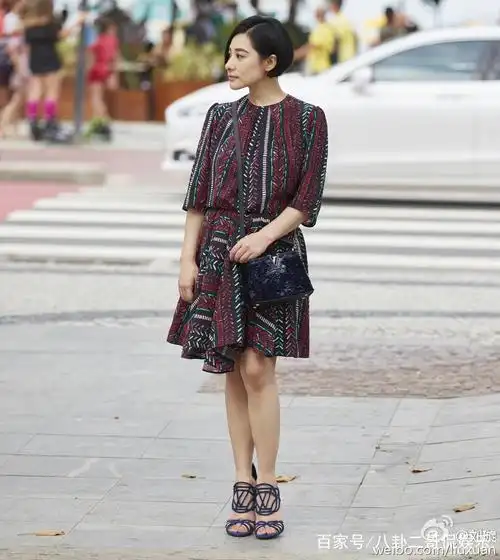 153身高的刘璇把靴子当裤子穿?腿短是硬伤!