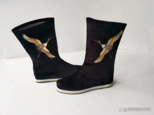 胡化现象使得长安靴履文化与游牧民族文化交融,尤其体