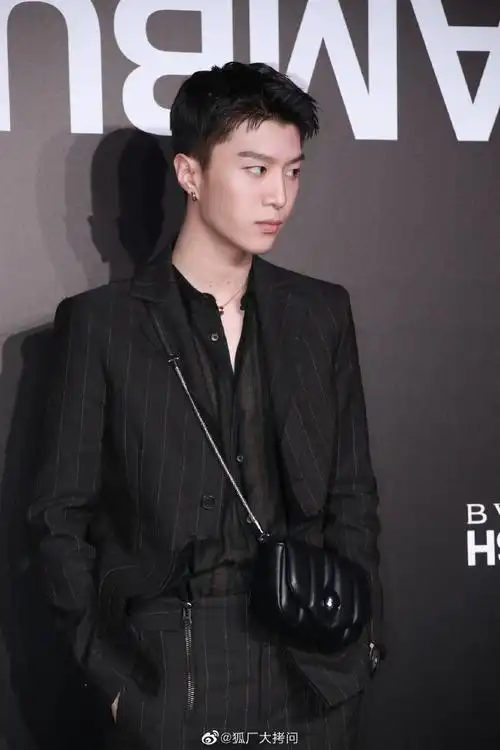 范丞丞清爽短发