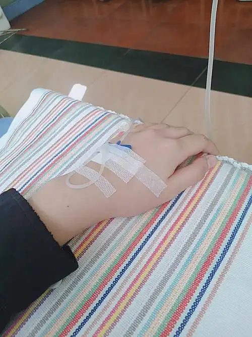 emmmmm昨天晚上突然急性肠胃炎没有直播.今天去挂水了.