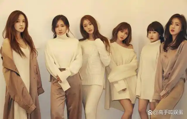 而令人遗憾的是,曾经在组合内短暂存在的一位成员刘花英造谣被tara