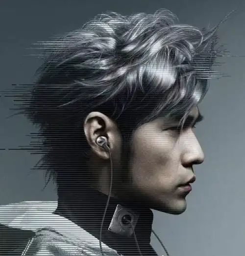 周杰伦非常非常非常帅,也不理解都说他小眼睛不好看侧脸真的超级优秀