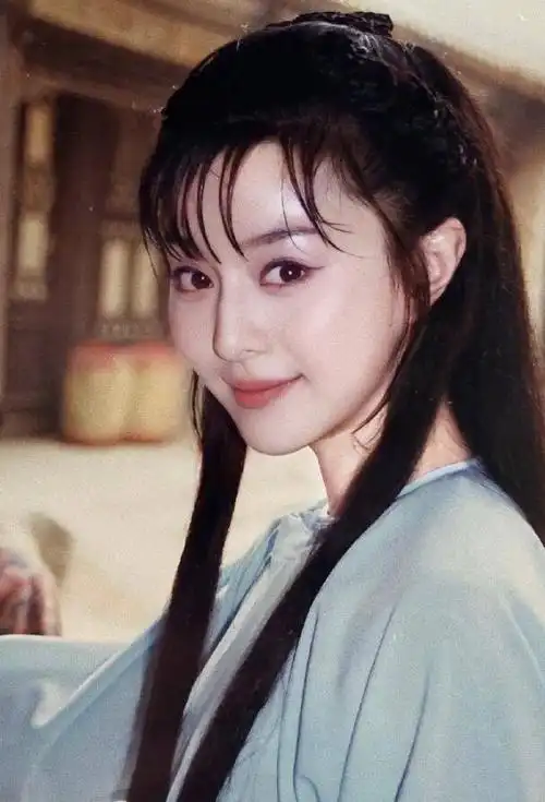 范冰冰20岁清纯旧照曝光 造型重回"金锁"