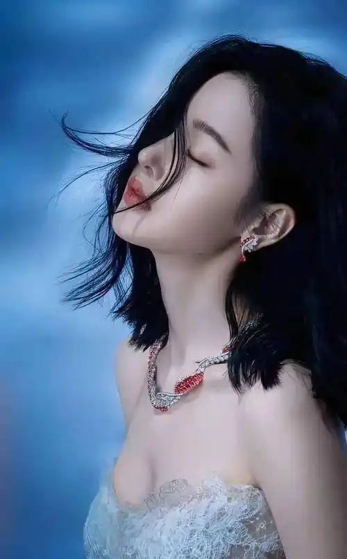 "世无其二"张天爱到底有多美?(多图)_成绩_年龄_作品