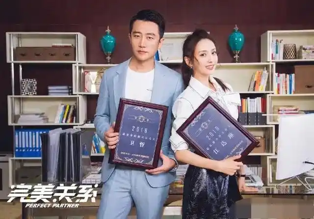 罗晋和黄轩的新剧撞档了无论是剧情还是女搭档罗晋的运气好太多